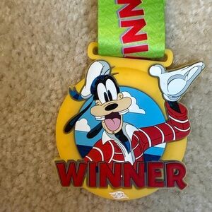 Disney Cruise Line DCL Sailor Goofy WINNER Rubber
Medallion Lanyard